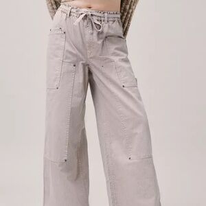 BDG Kayla Wide-Leg Cargo Pant Size S